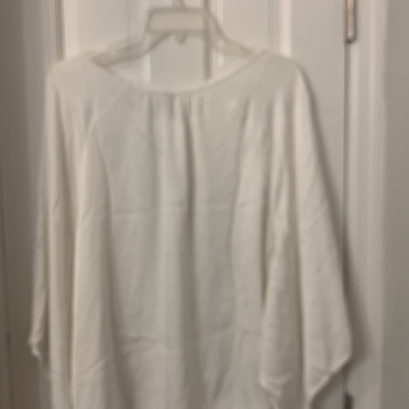 XCVI White Kimono top medium rayon excellent condition oversized relaxed boho - Picture 5 of 7
